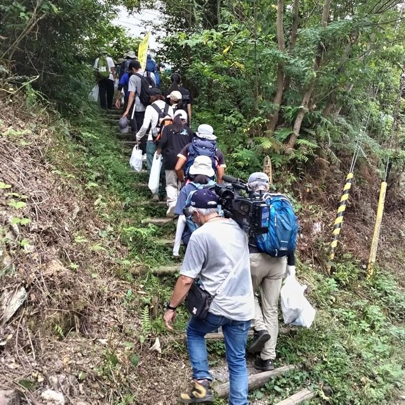 鷲尾山へ向かう