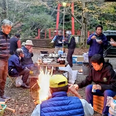 賑やかに開会式